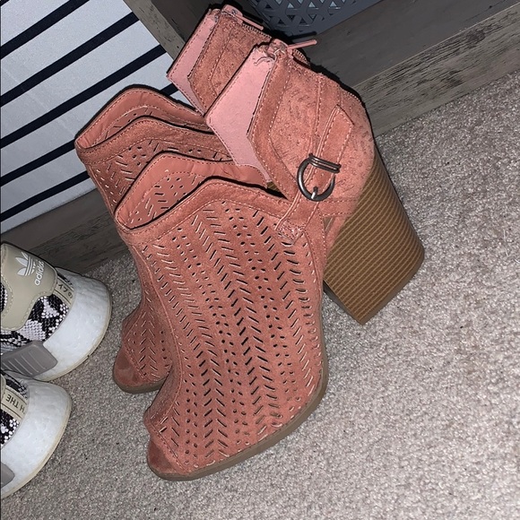 Heels - Picture 2 of 2